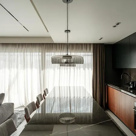 Luxury Penthouse Citytowers Apartment *